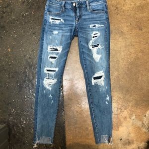 American Eagle Super Low Distressed Jegging